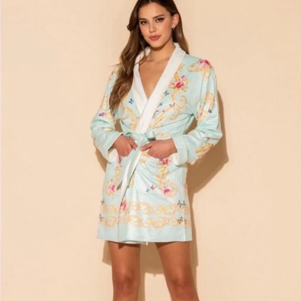 Wrap Up by VP Blue Baroque Women OSFM Butterfly Floral Micro-Terry Short Robe
